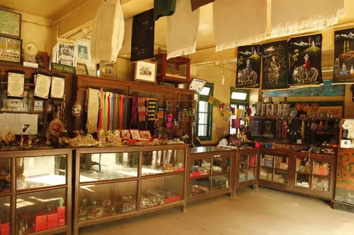 Retail Outlet Tibetan Center