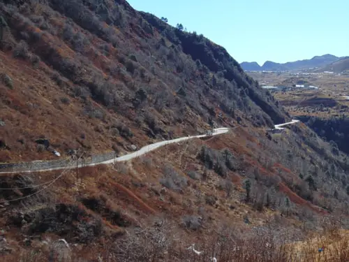 Road to Tsomgo Lake