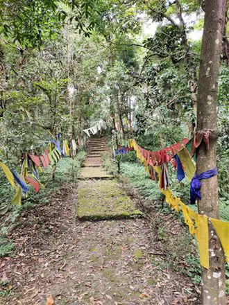 Pathway to Kabi Lungchok