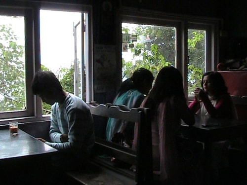 Hot Stimulating Cafe Darjeeling